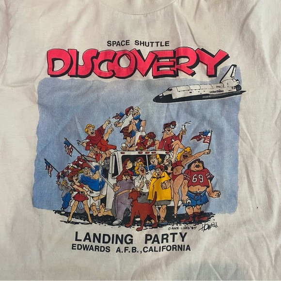 Vintage 1989 NASA Space Shuttle Discovery Landing Party Graphic Shirt Sz Medium - Picture 2 of 9